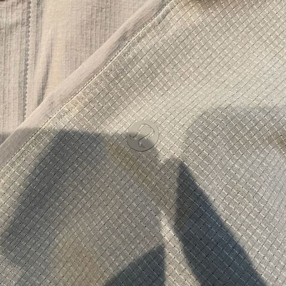 Lululemon button shirt - Picture 3 of 4